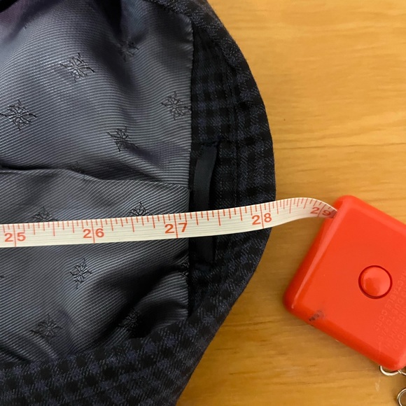 Kenneth Cole Reaction suit jacket - Picture 6 of 7